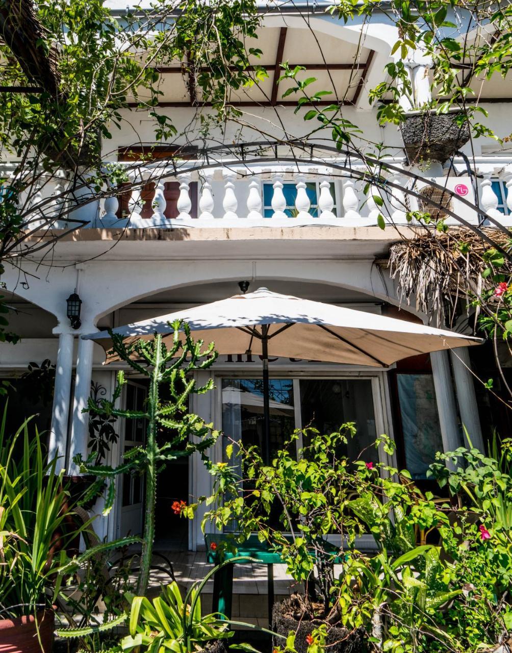 Hotel Jardin De La Paix Мороні Екстер'єр фото